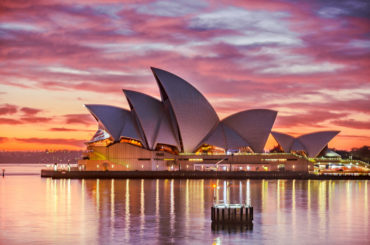 Das Opernhaus in Sydney bei Sonnenuntergang.